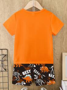 SHEIN Conjunto informal de camiseta de cuello redondo con estampado de dinosaurio de dibujos animados y pantalones cortos básicos para niños pequeños