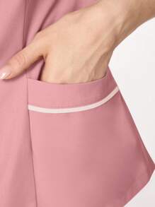 TaskEZ Conjunto de uniforme de pijama médico con parte superior de manga corta con parches de color contrastante y pantalones largos - Rosa - Ver 4