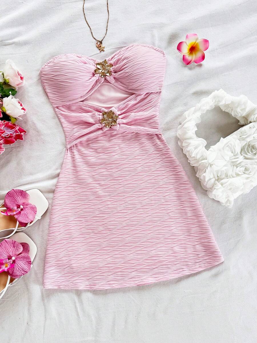 Soleia 度假无袖镂空拼接金属扣纹理面料紧身迷你连衣裙，适合音乐节、波西米亚风、度假、约会、下午茶 - 粉色 - 查看 1