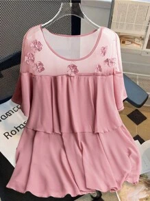 SHEIN Clasi Maglietta romantica per donne curvy e formose, scollo tondo, decorata con perle e fiori tridimensionali, fru-fru, rosa, adatta per uso casual quotidiano. Maglietta carina estiva, divertente, con perline, set estivo per donne, in vacanza, abbigliamento estivo per donne, per uscire, camicie da donna, magliette estive, maglietta rosa, camicia rosa