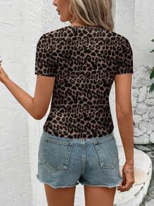 SHEIN LUNE Casual Minimalist Leopard Print Music Festival Women's Round Neck Slim Fit Short Sleeve T-Shirt, Suitable For Spring/Summer