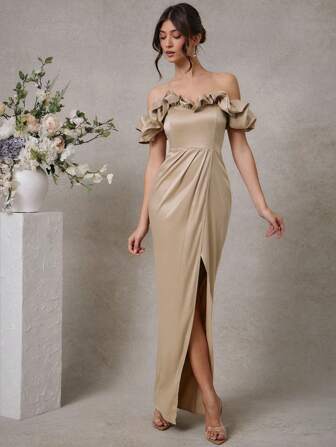 L'Amorae 女士摩卡慕斯露肩高开衩百褶裙长裙。适合婚礼