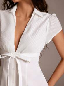 TRNVIE 1 件女式夏季休闲深 V 领条纹纽扣领带腰修身短袖衬衫，白色