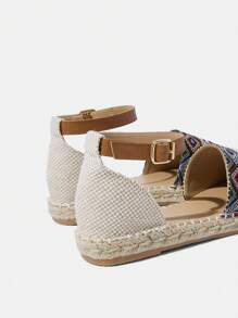 Styleloop Women's Adjustable Buckle Bohemian Style Rope Flat Sandals, Vacation - Brown - View 9