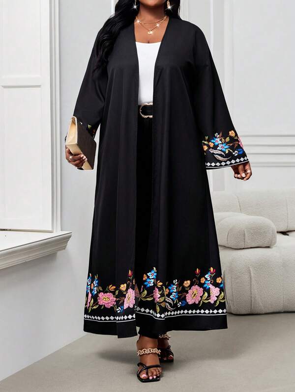 SHEIN Lady Robe abaya pour toutes les saisons, tenue de vacances pour femmes, tenues d'été pour femmes. Blouse longue élégante noire à faux motif de broderie, manteau grande taille