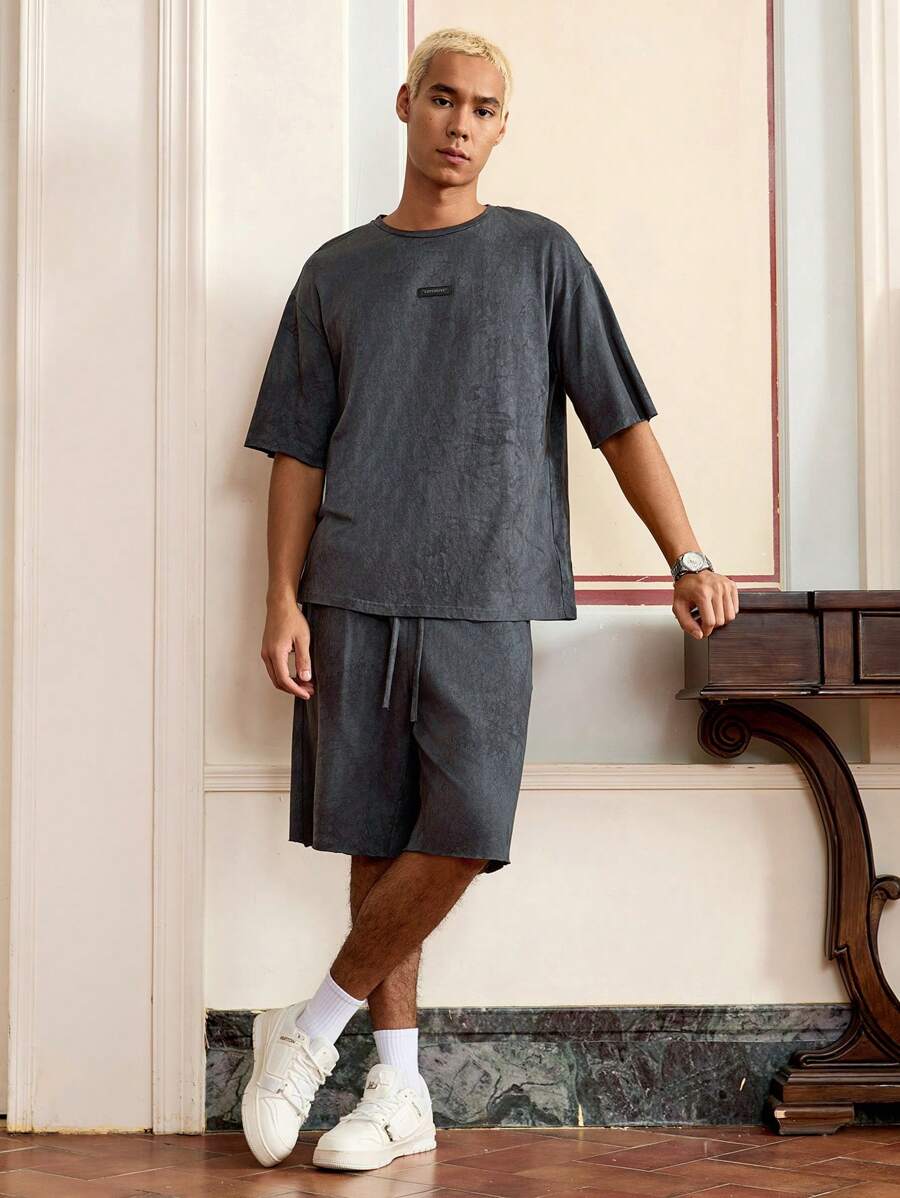 Manfinity VCAY 2pcs/Set Men's Fashionable Casual Washed Texture Black & Grey Loose T-Shirt - Dark Grey - View 1