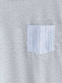 SHEIN Set da 2 pezzi per ragazzo adolescente, composto da maglietta a maniche corte con scollo tondo e pantaloncini a righe, in stile casual estivo, pigiama allentato