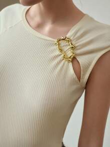 MOTF PREMIUM METAL DETAIL CUT OUT T-SHIRT