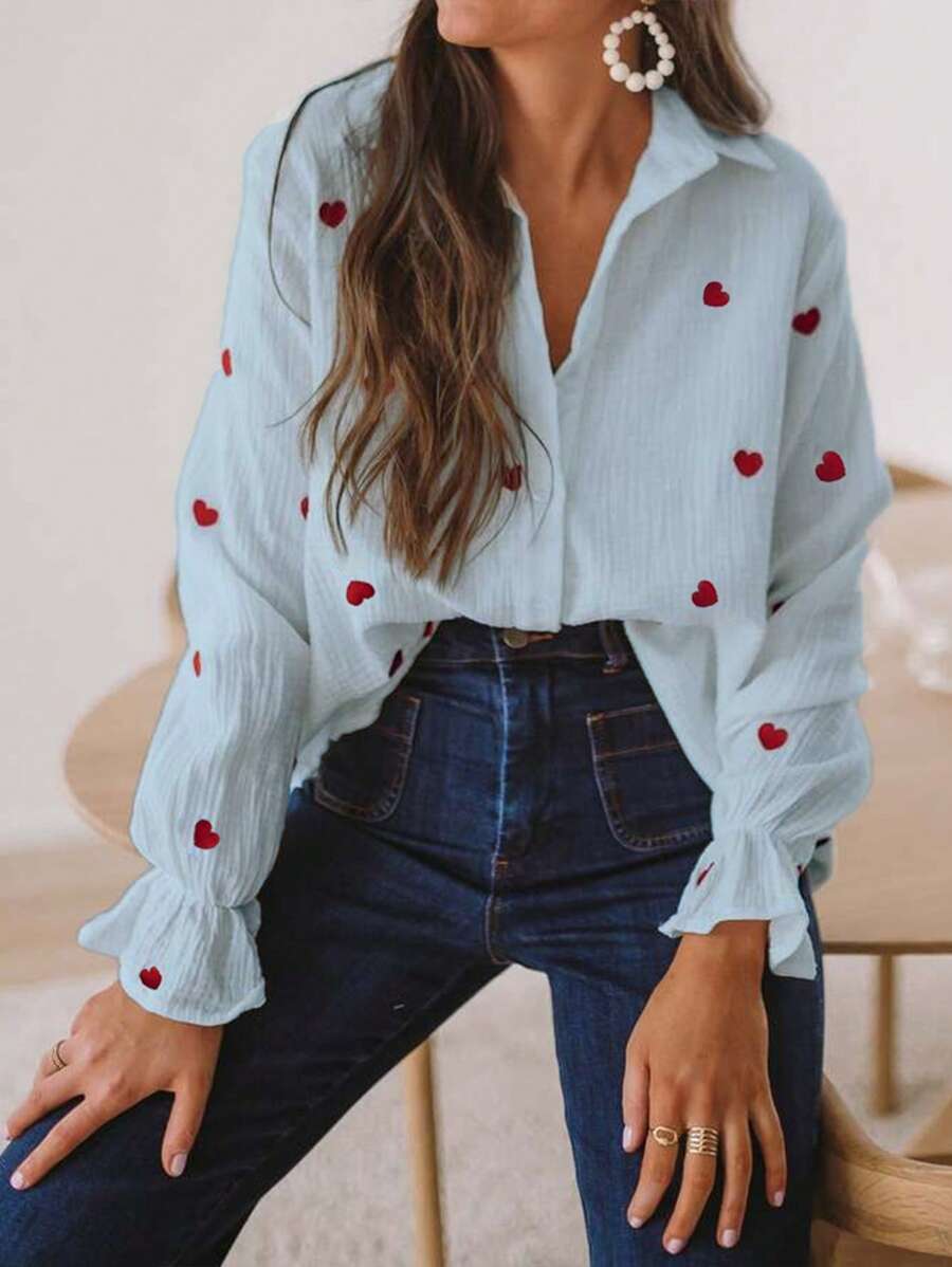 心形印花喇叭袖女式长袖衬衫，可爱约会