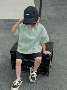 SHEIN Conjunto de 2 peças de polo e shorts de manga curta para crianças, meninos, lazer, academia japonesa e coreana, moda confortável, simples e prática, versátil, macia e confortável, edição japonesa e coreana com tecido texturizado, respirável e confortável, conjunto de duas peças, adequado para escola, esportes, férias, casa e atividades ao ar livre, adequado para as estações de primavera e verão - Menta verde - Ver 4