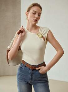MOTF PREMIUM METAL DETAIL CUT OUT T-SHIRT