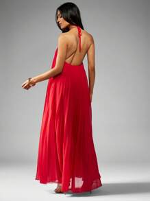 MISSGUIDED Pleated Georgette Maxi Halter Dress Christmas - Red - View 2
