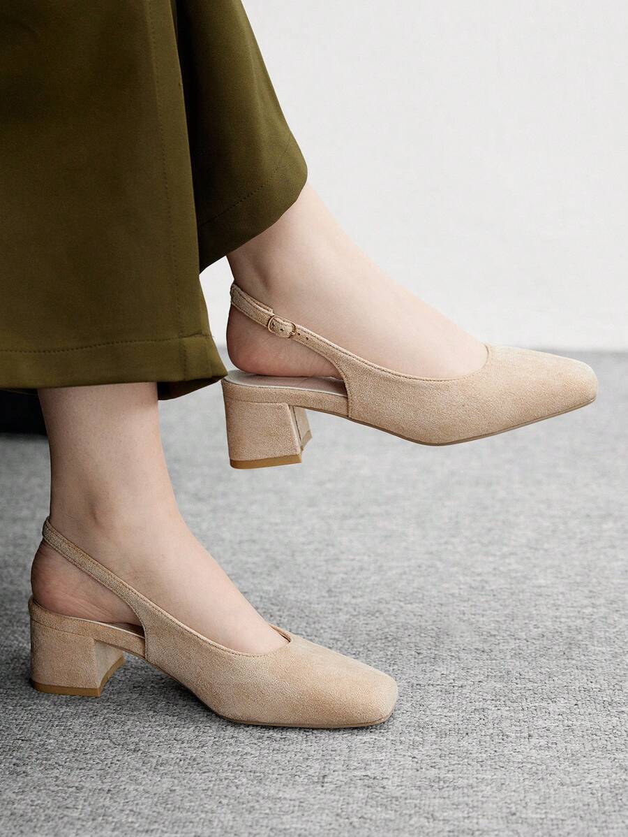 CUCCOO BIZCHIC 经典黑色低跟套脚鞋，时尚女士圣诞鞋 - 杏色 - 查看 1