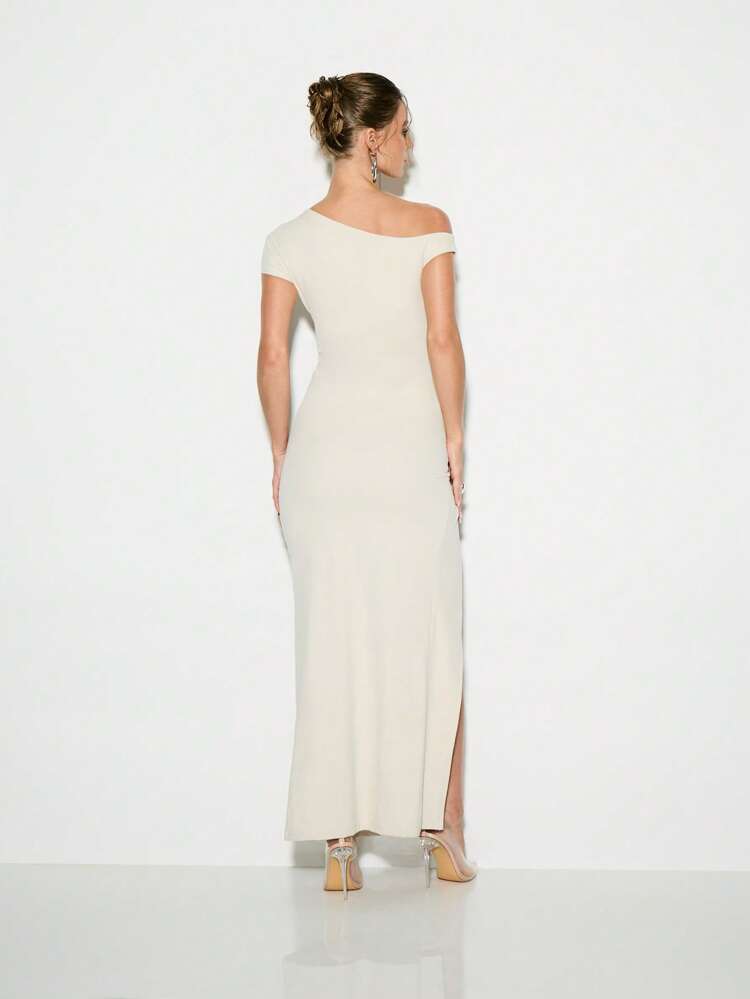 KIZN Elegant Off Shoulder Ruched Floor Length Maxi Dresses