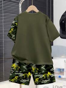 SHEIN Conjunto casual de 2 piezas de niño preadolescente con camiseta de manga corta con estampado de dinosaurio de dibujos animados y pantalones cortos, adecuado para el verano