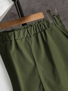 Conjunto de 3 piezas de ropa informal para adolescentes varones, incluye chaleco verde oliva, camiseta con estampado de letras y shorts utilitarios, adecuado para uso diario en verano