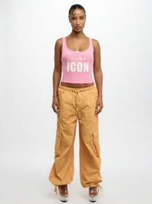 SUMWON WOMEN 节日皮草帽背心粉色无袖短款图标舞会派对俱乐部图形文字街头服饰 Y2K 时尚宣言金属配饰夏季春季