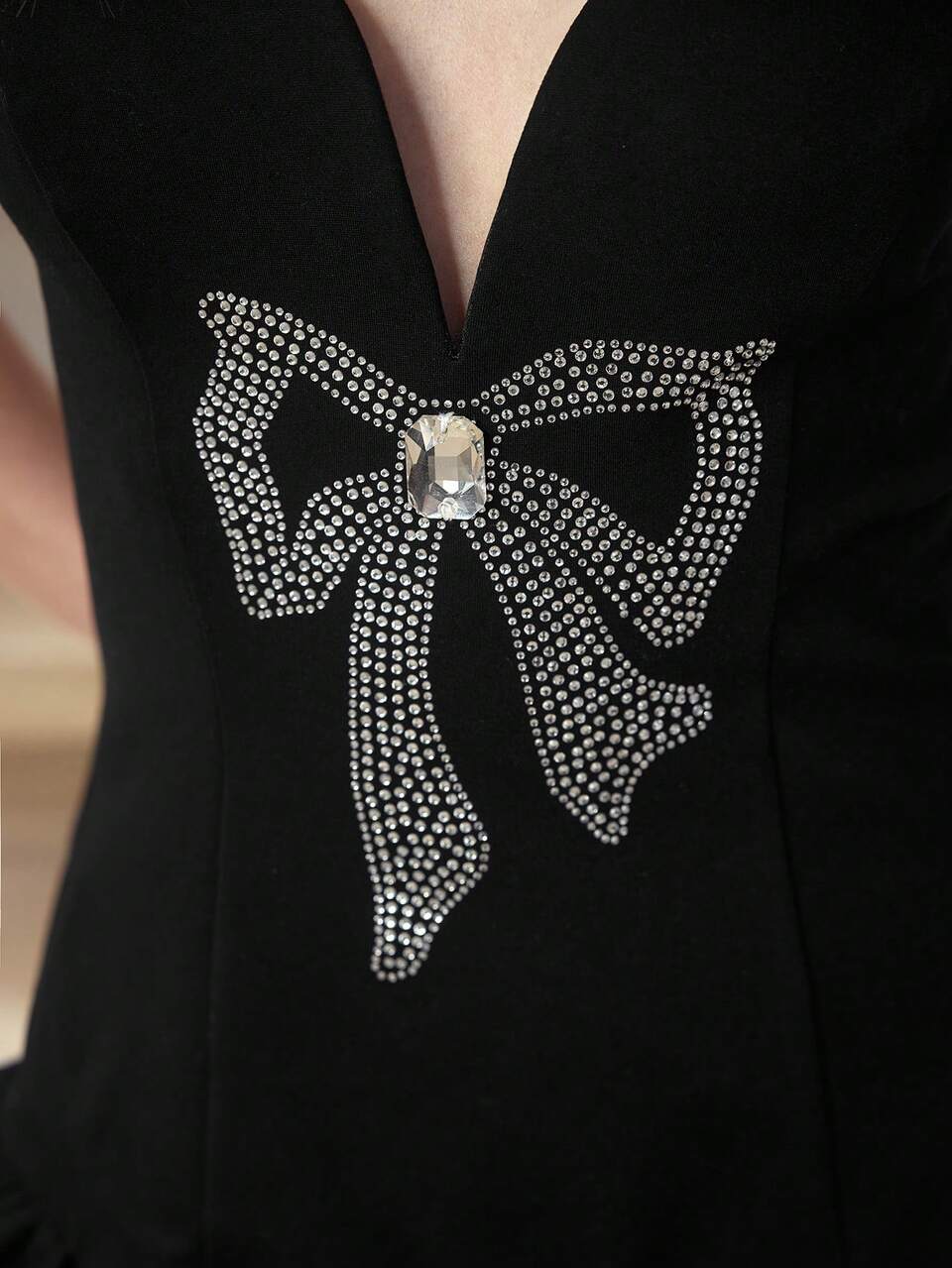 MOTF STUDIO BOW RHINESTONE DETAIL DRESS