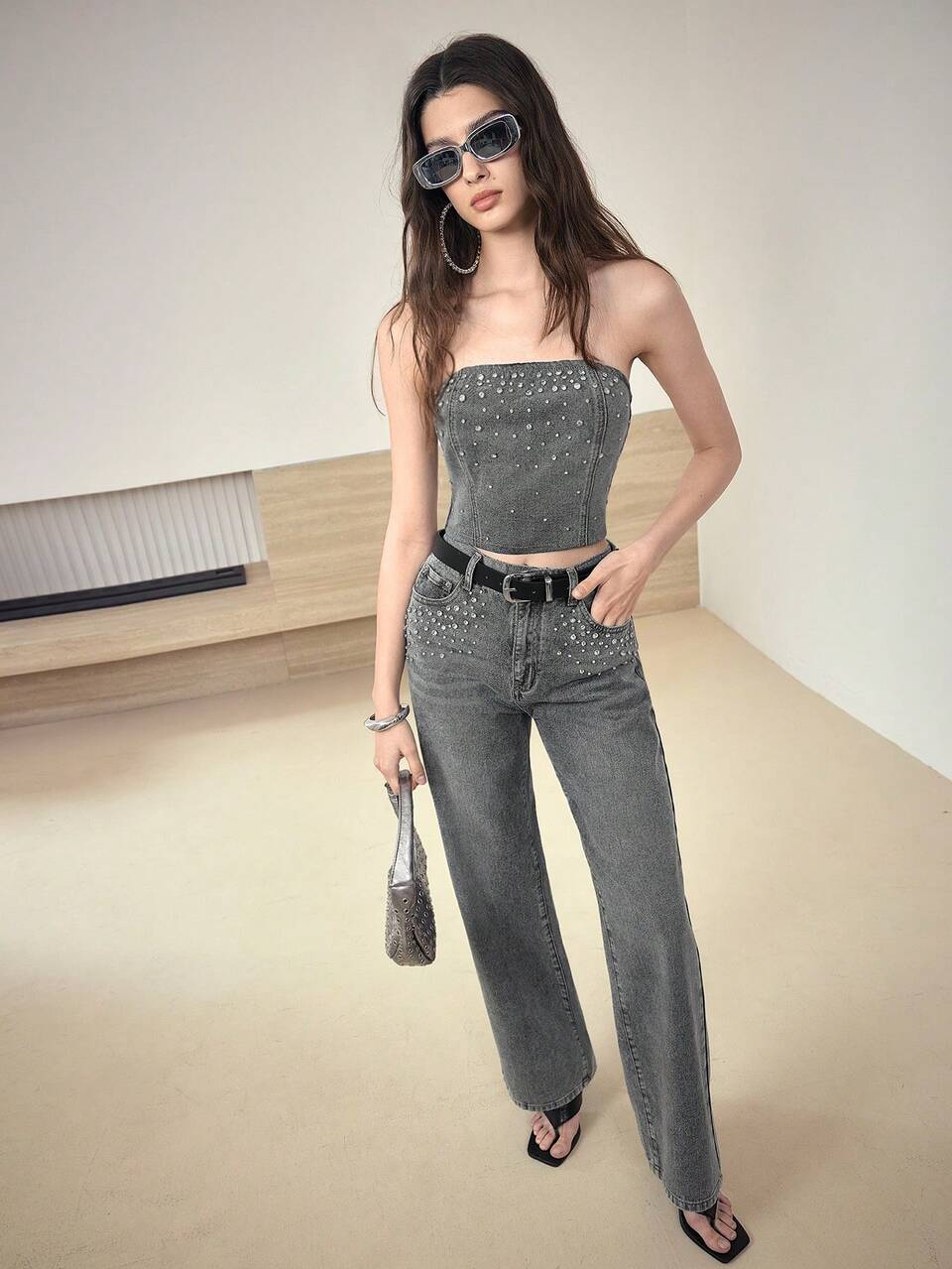 MOTF STUDIO RHINESTONE DETAIL SLANT POCKET JEANS