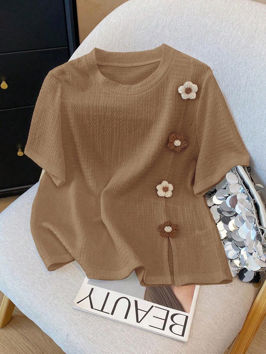 Franclia 设计圆领短袖T恤，甜辣3D花卉上衣 - 卡其色 - 查看 1