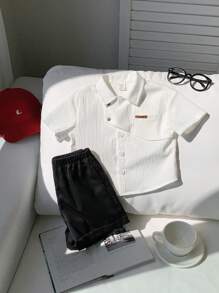 SHEIN Leap Crew 2 piezas Conjunto de camisa de manga corta blanca y pantalones cortos con cintura elástica negra en estilo coreano casual y lindo para niño pequeño, adecuado para fiesta de cumpleaños, fiesta de noche, actuación, boda, baby shower, celebración del 1er cumpleaños - Multicolor - Ver 5