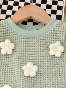 SHEIN Genkimix Kids 少女钩针镂空上衣，蓝色牛仔短裤，甜美无袖白色花朵上衣，夏季户外度假活力少女装扮 - 綠色 - 查看 6