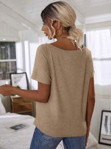 EMERY ROSE Kaos Wanita Polos Kerah Asimetris Model Batwing Lengan Pendek Kasual Longgar - Khaki - View 2