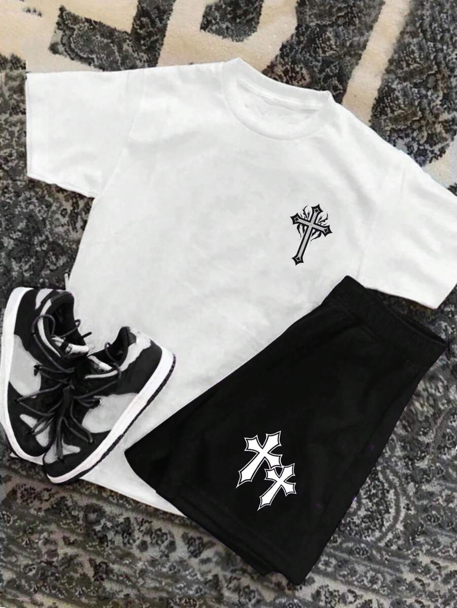SHEIN 2 件套青少年男童休闲白色短袖 T 恤和短裤套装,街头朋克摇滚学院风,适合日常、派对、音乐节,适合春夏季 - 黑色 - 查看 1