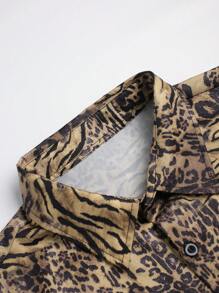 Manfinity EMRG Leopard Print Men's Shirt, Men's Collared Short Sleeve Shirt - Black - View 3