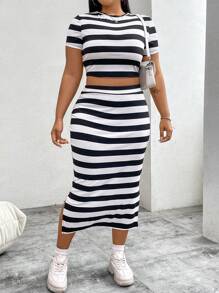 SHEIN CURVE+ Plus Size Striped Contrasting Color Casual Fitted Short Sleeve Top And Split Hem Skirt Set - Black and White - View 4