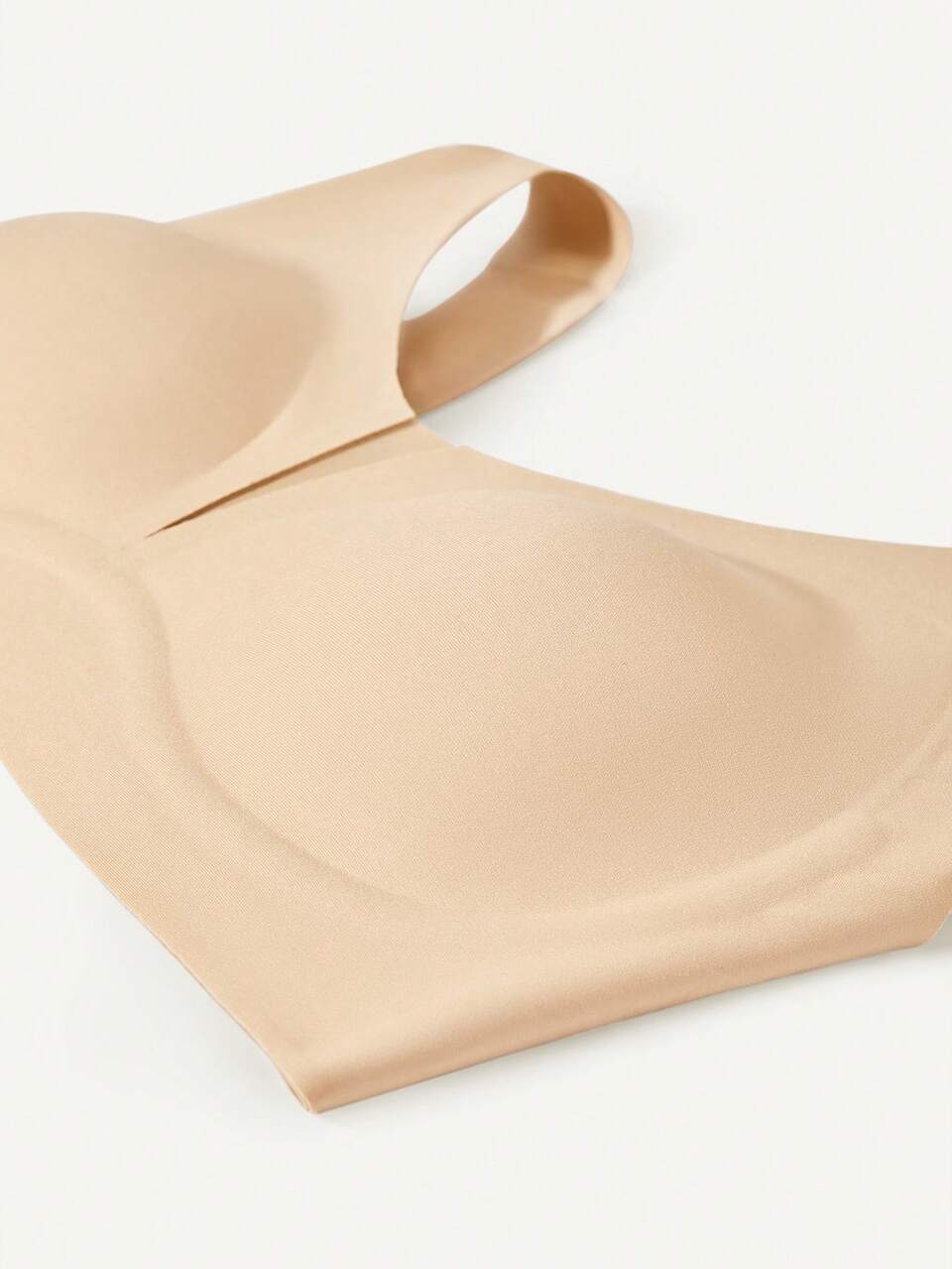 Dream Curve 2ndSkin Comfortable Must-Haves Wireless Smoothing Soft Support No Show Sticky SizeFreedom Bra