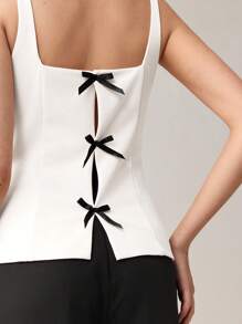 BizChic Novo Top de Alça Spaghetti com Decote Quadrado e Costas Abertas com Laço, Textura de Malha, para Mulheres, Moderno, Elegante, Urbano, Cotidiano, Romântico, Estilo Retrô dos Anos 90, Adequado para Casamento, Festa, Praia, Formatura, Moda, Carnaval, Férias, Versátil, Minimalista, Romântico, Adequado para Convidado de Casamento, Anfitrião, Encontro, Festa, Show, Brunch, Aeroporto - Branco - Visão 1