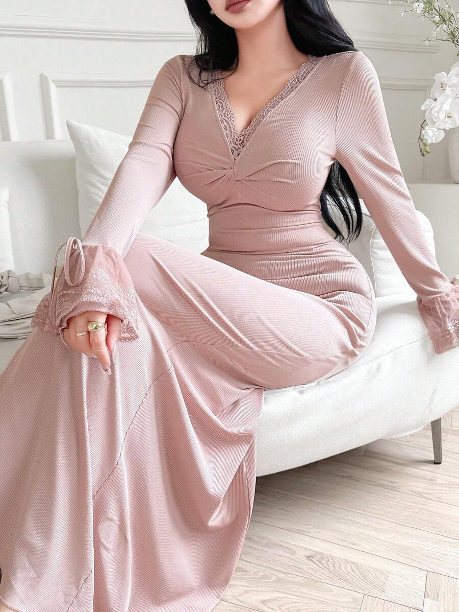 Feyla 女式撞色蕾丝喇叭袖修身优雅连衣裙