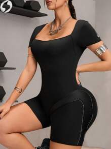Innovista Combinaison de travail ajustée et brillante, une pièce hautement extensible pour la tenue de sport, combinaison moulante, manches courtes, combinaison intégrale, combi-short, vêtement de sport tout-en-1 pièce, effet enrobé, vêtements de sport Top de gamme avec 1 pièce ajustement confiant, performance de luxe, noir, respirante et absorbante, effet levant des fesses, dos nu, ensemble pour la fête et l'haltérophilie, force physique, haltères, extérieur, cyclisme, course, aérobic et cardio, yoga et pilates, boxe, randonnée, tennis et golf, équipement de machine et de formation, tenues d'entraînement et survêtement, athleisure urbain, icône de mode, victoire et élégance, sensation lumineuse pour le festival de musique, ajustement sexy de rue, vêtement de tous les jours facile à porter, vêtements de sport , motivation estivale