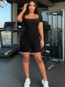 Innovista Combinaison de travail ajustée et brillante, une pièce hautement extensible pour la tenue de sport, combinaison moulante, manches courtes, combinaison intégrale, combi-short, vêtement de sport tout-en-1 pièce, effet enrobé, vêtements de sport Top de gamme avec 1 pièce ajustement confiant, performance de luxe, noir, respirante et absorbante, effet levant des fesses, dos nu, ensemble pour la fête et l'haltérophilie, force physique, haltères, extérieur, cyclisme, course, aérobic et cardio, yoga et pilates, boxe, randonnée, tennis et golf, équipement de machine et de formation, tenues d'entraînement et survêtement, athleisure urbain, icône de mode, victoire et élégance, sensation lumineuse pour le festival de musique, ajustement sexy de rue, vêtement de tous les jours facile à porter, vêtements de sport , motivation estivale