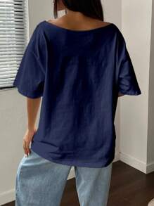 Flirla 女式宽松露肩风景与城市图案超大T恤，夏季 - 藏蓝色 - 查看 2