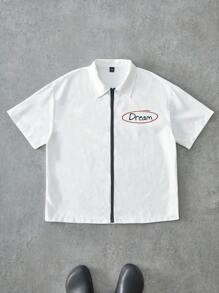 Manfinity EMRG Herren Große Größen Lässig Shirt mit Slogan Grafik und Reißverschluss, Kurzarm, Sommer - Weiss - Übersicht 4