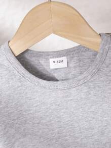 SHEIN 男婴拉链熊印花休闲圆领短袖T恤和裤子套装，夏季