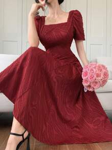 DAZY Vestito elegante da donna a vita aderente, scollo quadrato, di lunghezza media