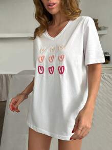 SHEIN CAMISETA DE CUELLO REDONDO CON BORDADO DE CORAZONES