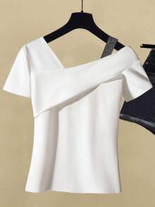 SHEIN Clasi Maglietta bianca a maniche corte con scollo asimmetrico, adatta per l'estate