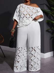 SHEIN CURVE+ 大码白色不对称肩部刺绣两件套，优雅的暑假毕业礼服/女士毕业礼服/白色毕业礼服/毕业装。女士沙滩装/沙滩裙/沙滩度假装/沙滩必备品/毕业/茶会礼服