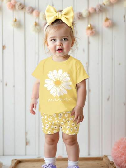 SHEIN 女婴休闲简约圆领短袖 T 恤和紧身短裤套装，适合春夏季