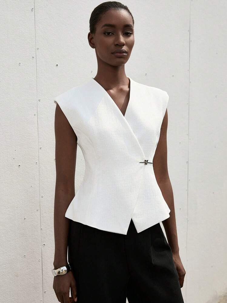 Aveloria Modichic Premium Minimalist Structural V-Neck Micro-Silhouette Solid Color Metal Bow Single-Button Decorated Waist-Fitted Women Vest Top - White - View 4