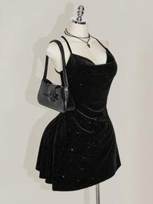 SHEIN ICON Vestido mini con espalda descubierta, cintura ceñida y terciopelo con brillo en talla grande - Negro - Ver 7