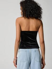 SHEIN EZwear Camiseta de tirantes con cuello de halter negra de punto con lazo de strass para mujeres