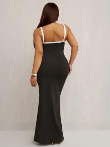 SHEIN SXY Robe-camisole élégante à ourlet de sirène et couleur contrastée pour femme forte. Convient pour les fêtes et le port quotidien