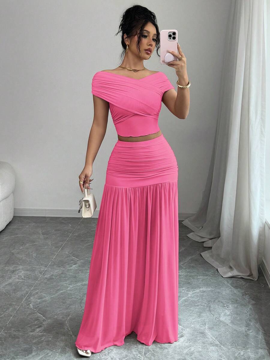 Elenzga 女式纯色十字设计短款紧身上衣和褶皱迷你裙两件套，时尚