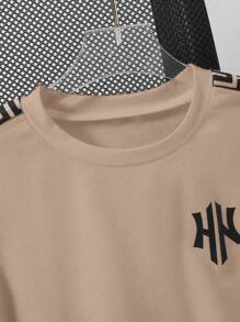 SHEIN 2pcs/Set Young Boy Casual Graphic T-Shirt And Shorts Set, Fashionable Colorblock Knitted Tee & Comfortable Shorts, Suitable For Traveling, Vacation In Summer