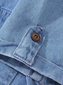 SHEIN Explorewe 牛仔风格绿色短袖衬衫，适合年轻男孩，狂野学院风户外风格，带翻盖贴袋 - 淺色水洗藍 - 查看 5